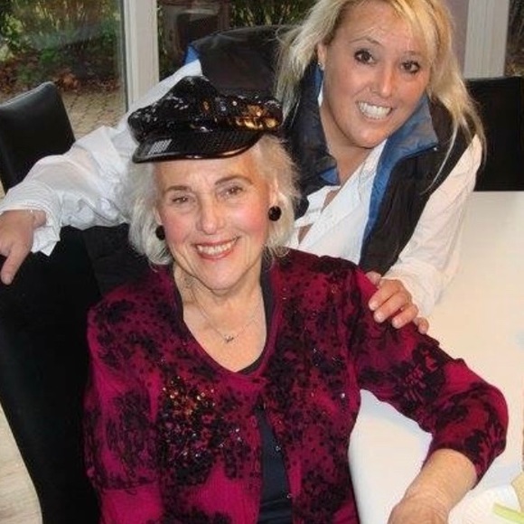 Meet your Posher, Linda - Picture 2 of 3